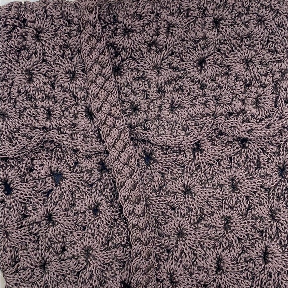 Vintage IVIDA Crocheted Handbag - Picture 10 of 11